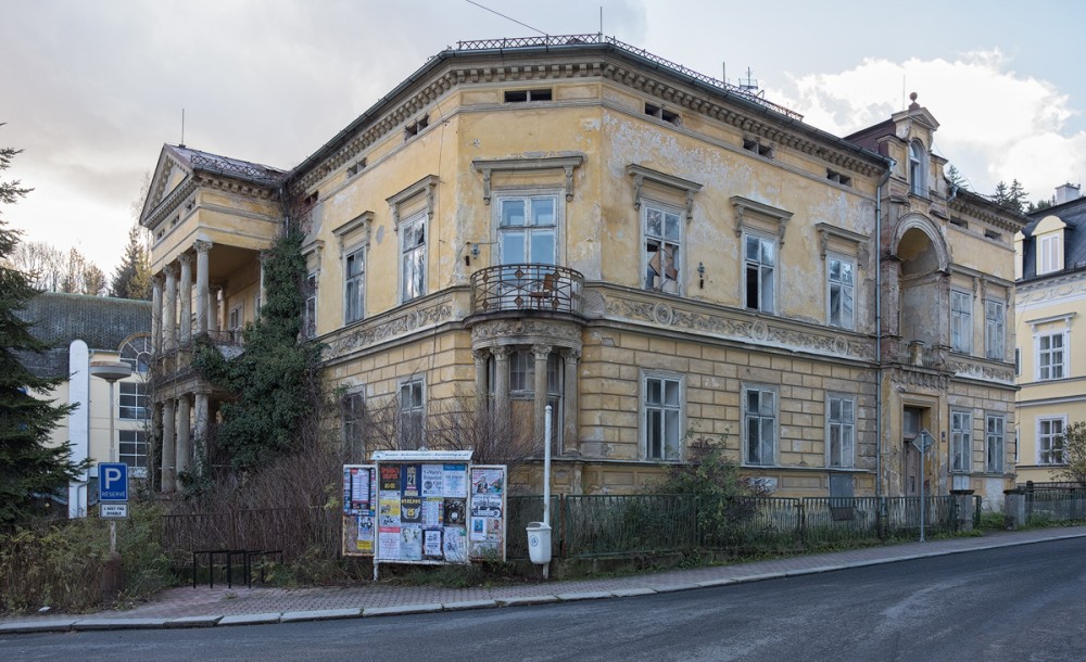 Marienbad-Lost Palace (am Theater)