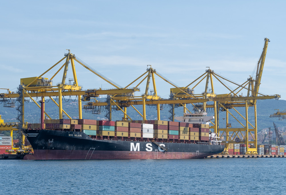 MSC NILGUN (IMO 9051492, MMSI 357191000), Container Ship. Es fährt unter der Flagge von Panama, gebaut in 1994. 
Länge/Breite 202 / 33 m