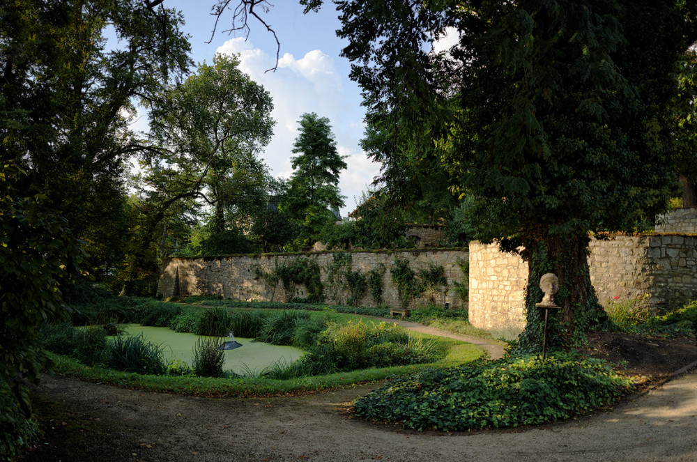 Naumburg-Dom-Garten.jpg