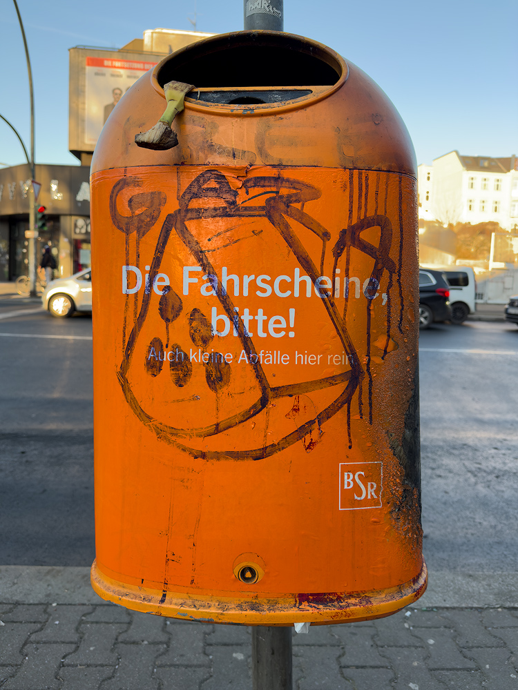 Berlin 2025-Abfalleimer 09