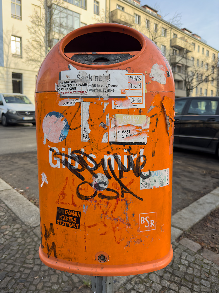 Berlin 2025-Abfalleimer 04