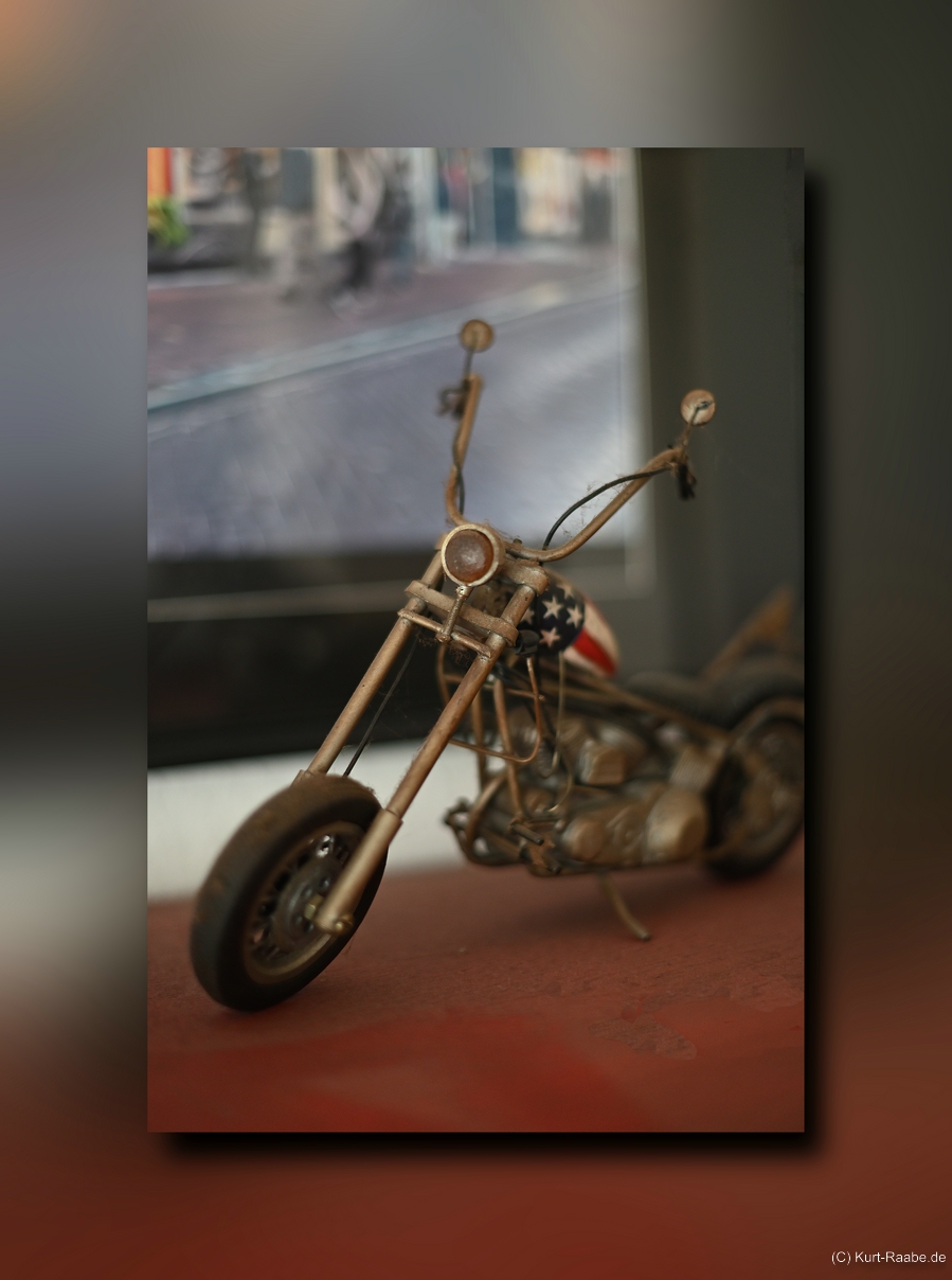 (C) Kurt Raabe.defx frame blur 7516