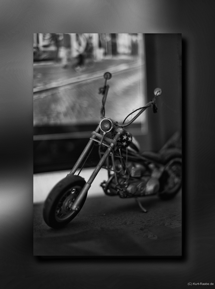 (C) Kurt Raabe.defx frame blur 7516 sw